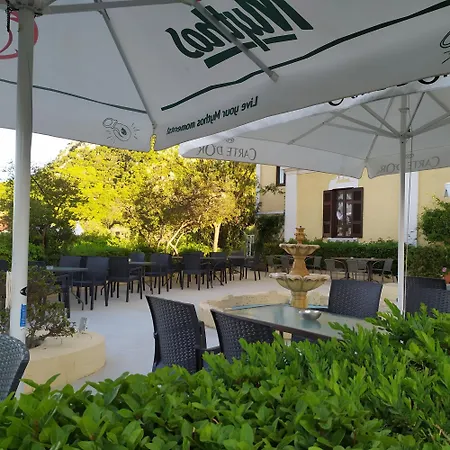 Nymph בית הארחה