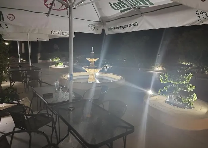 בית הארחה Nymph Sálakos