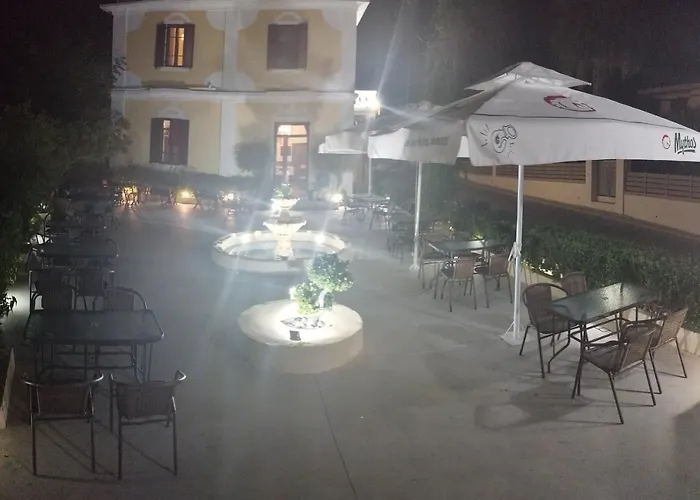 尼姆费旅馆 招待所