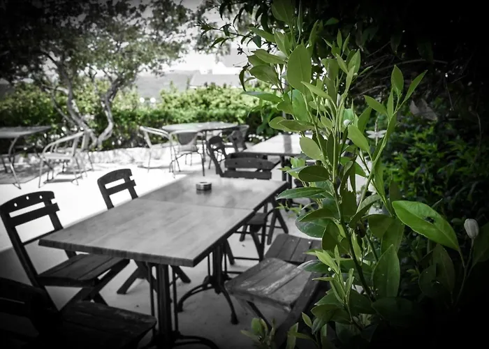 尼姆费旅馆 招待所 Sálakos