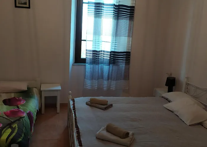 招待所 尼姆费旅馆