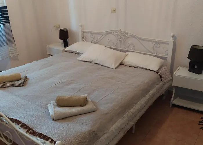 Nymph בית הארחה