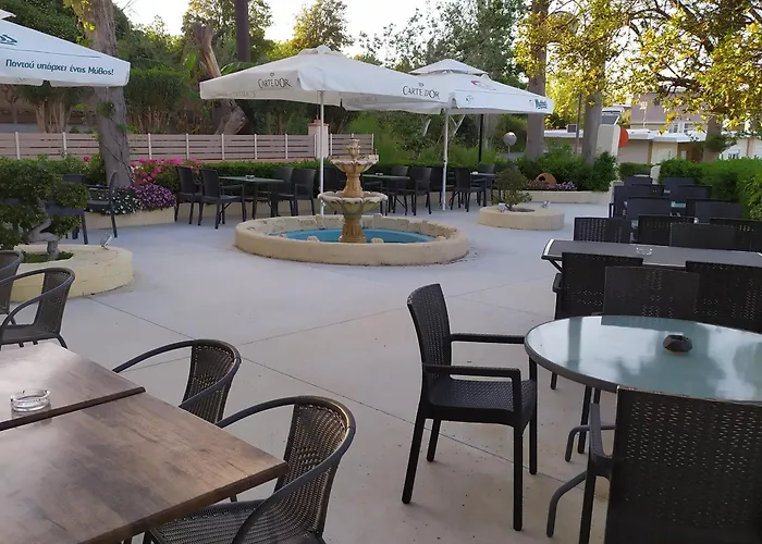 Nymph בית הארחה Sálakos