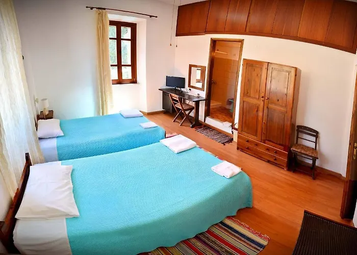 尼姆费旅馆 3* Sálakos