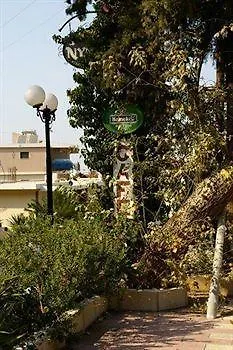 尼姆费旅馆 Sálakos