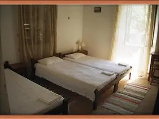 尼姆费旅馆 招待所 3*