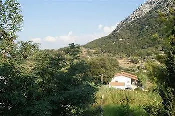 尼姆费旅馆 3* Sálakos